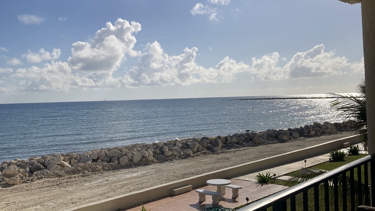 Photo of Patio Balcony in Bahamas Terrace