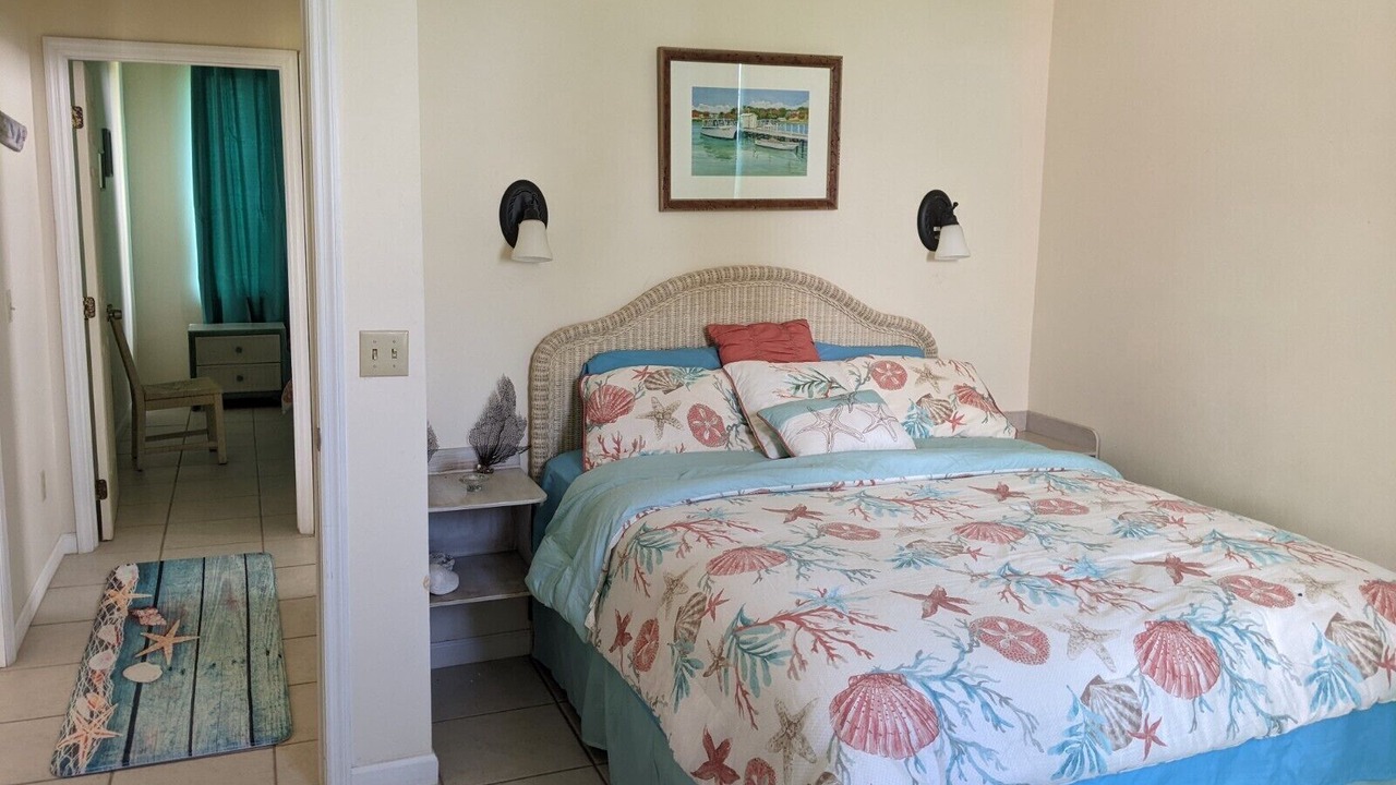 Photo of Bedroom in Green Turtle Cay