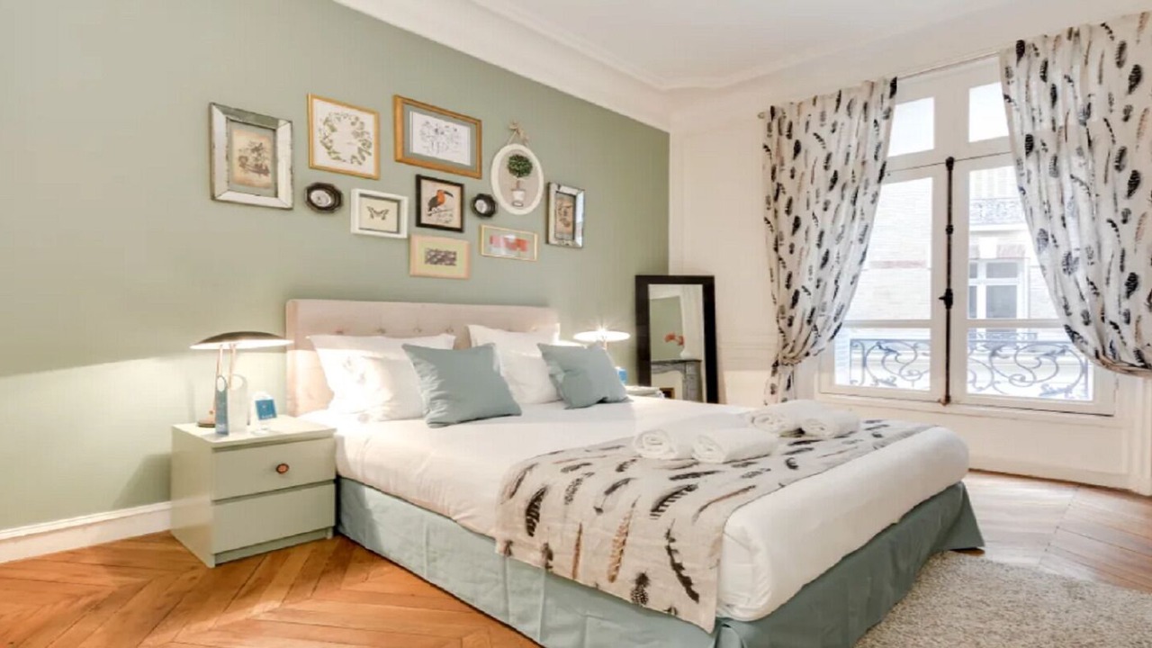 Photo of Bedroom in 8th Arrondissement