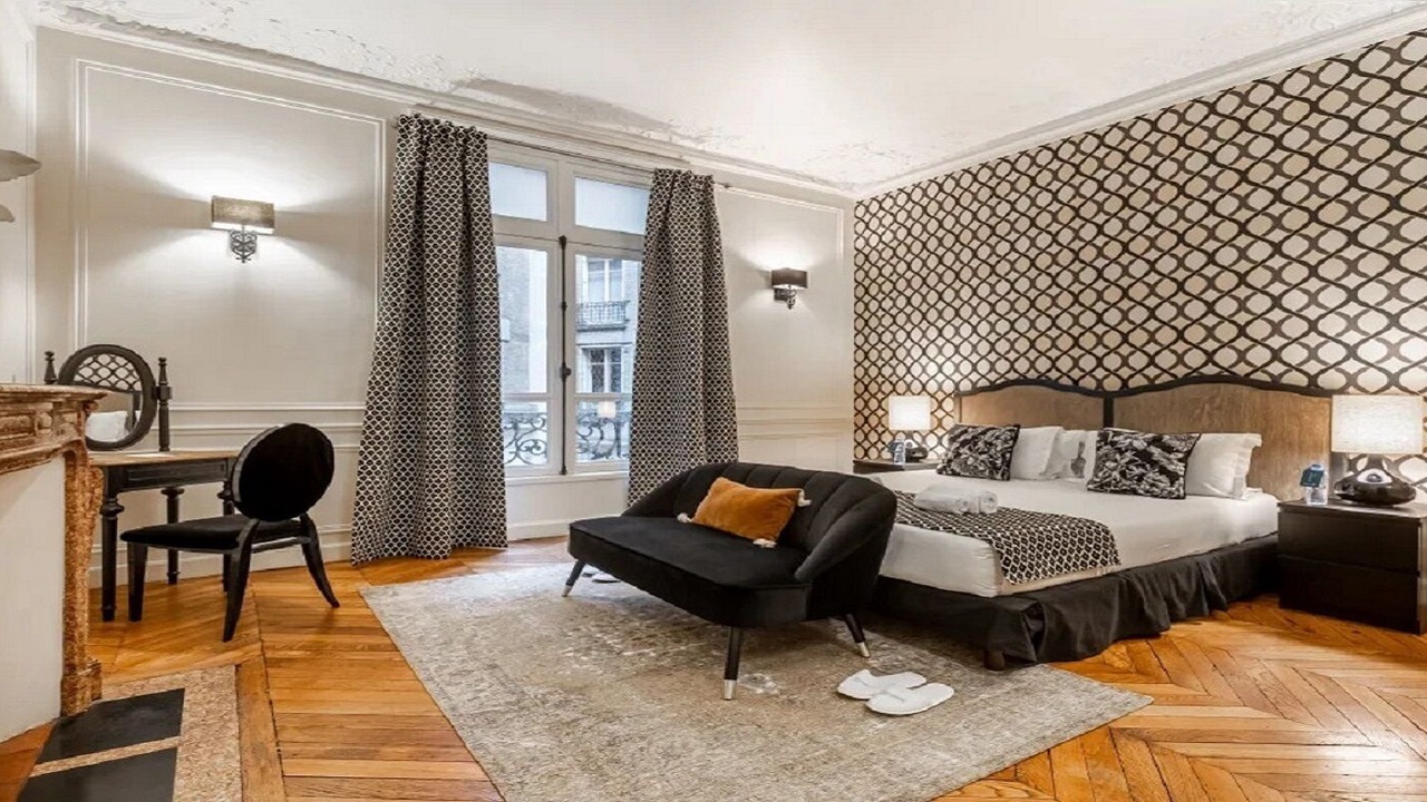Photo of Bedroom in 8th Arrondissement