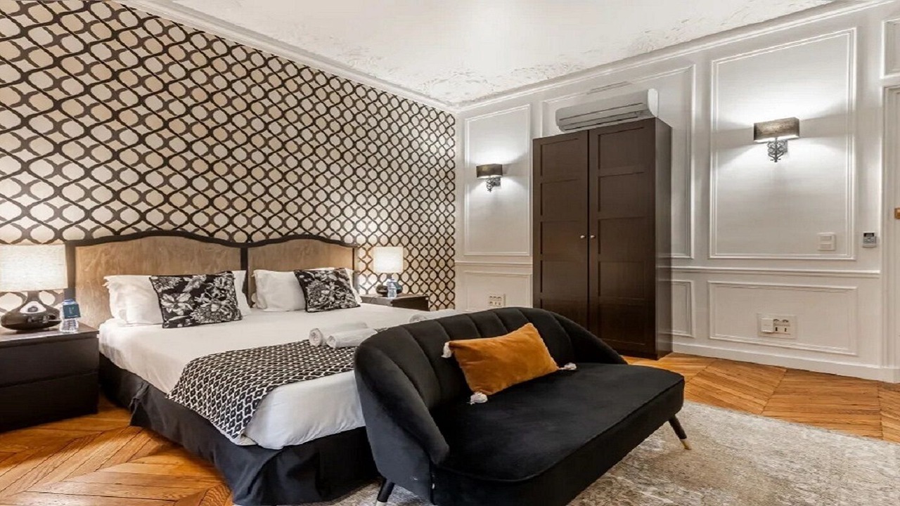 Photo of Bedroom in 8th Arrondissement
