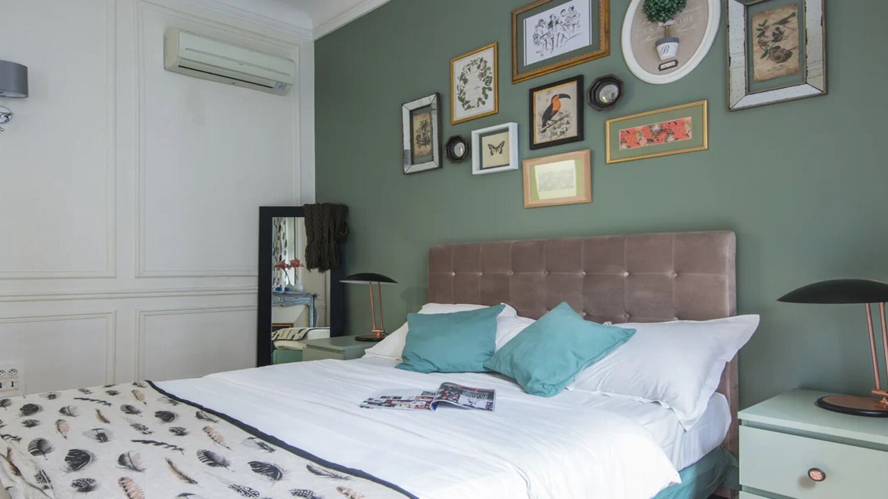 Photo of Bedroom in 8th Arrondissement