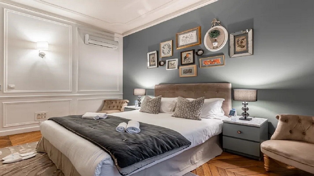 Photo of Bedroom in 8th Arrondissement
