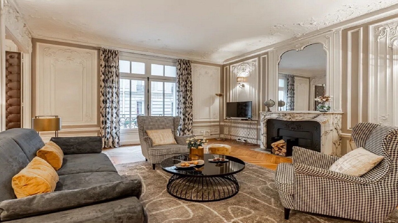 Photo of Livingroom in 8th Arrondissement