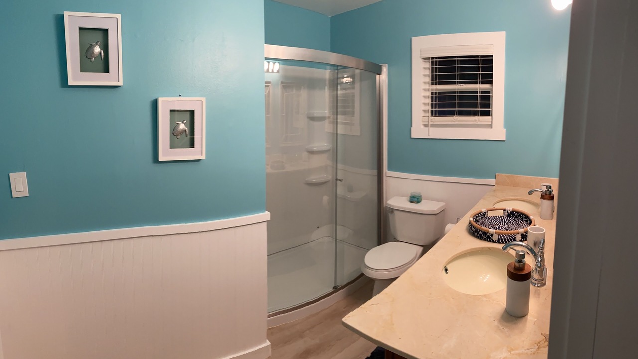 Photo of Bathroom in Tar Bay