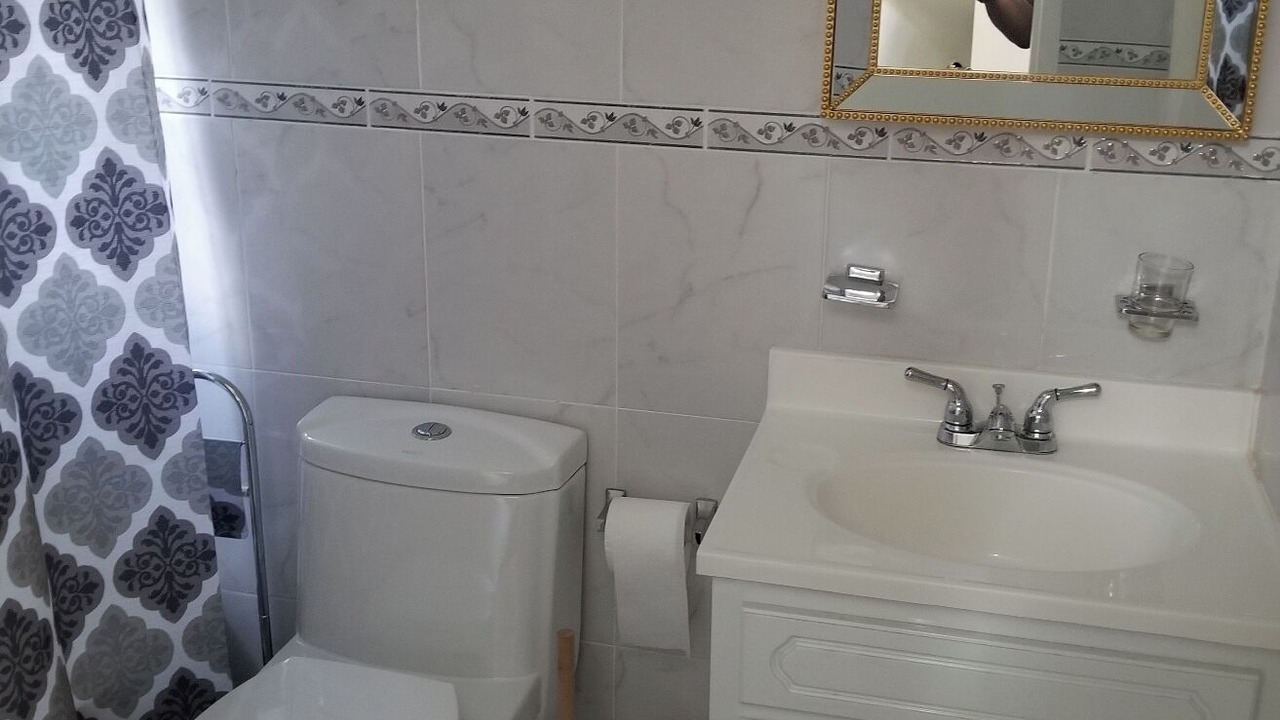Photo of Bathroom in Eastwood Park