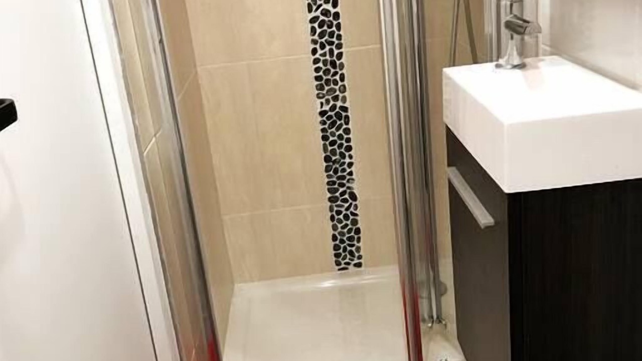 Photo of Bathroom in Antony