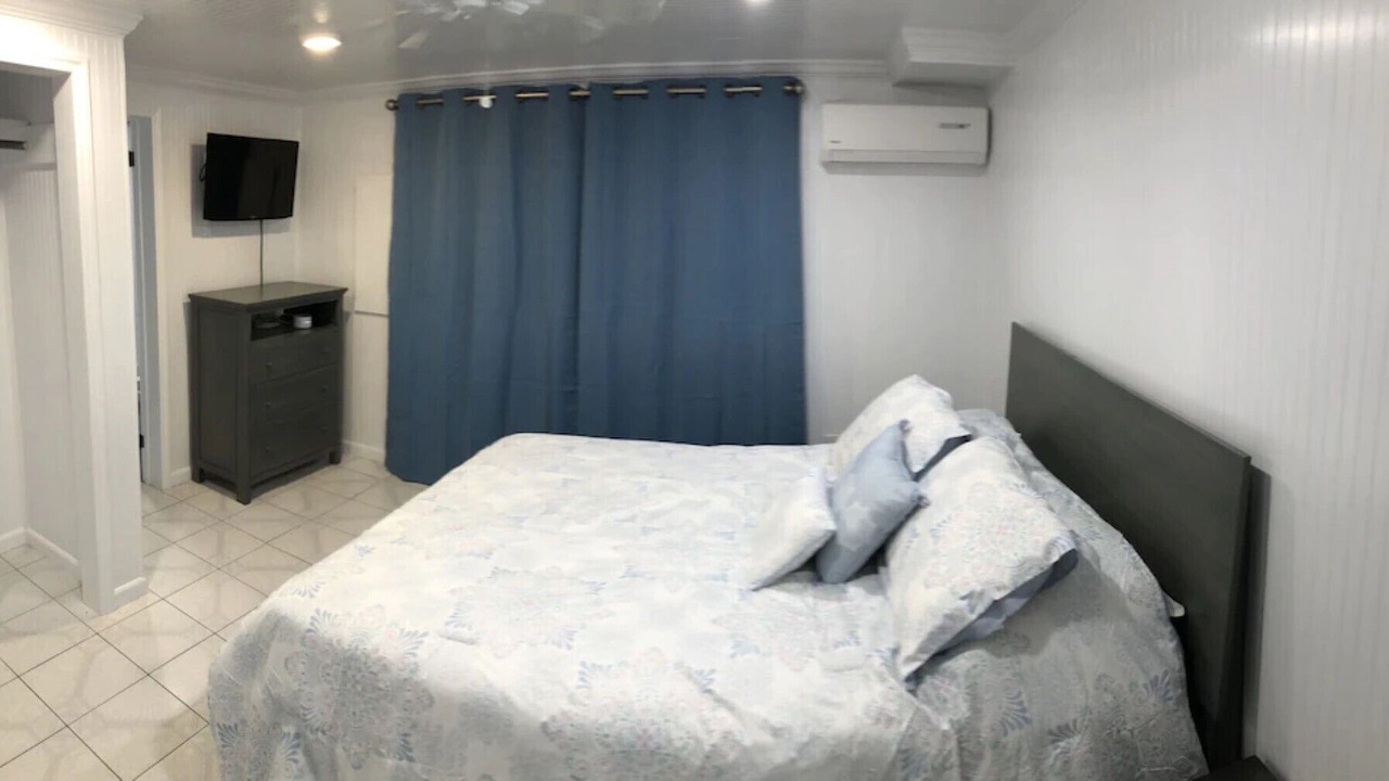 Photo of Bedroom in Spanish Wells