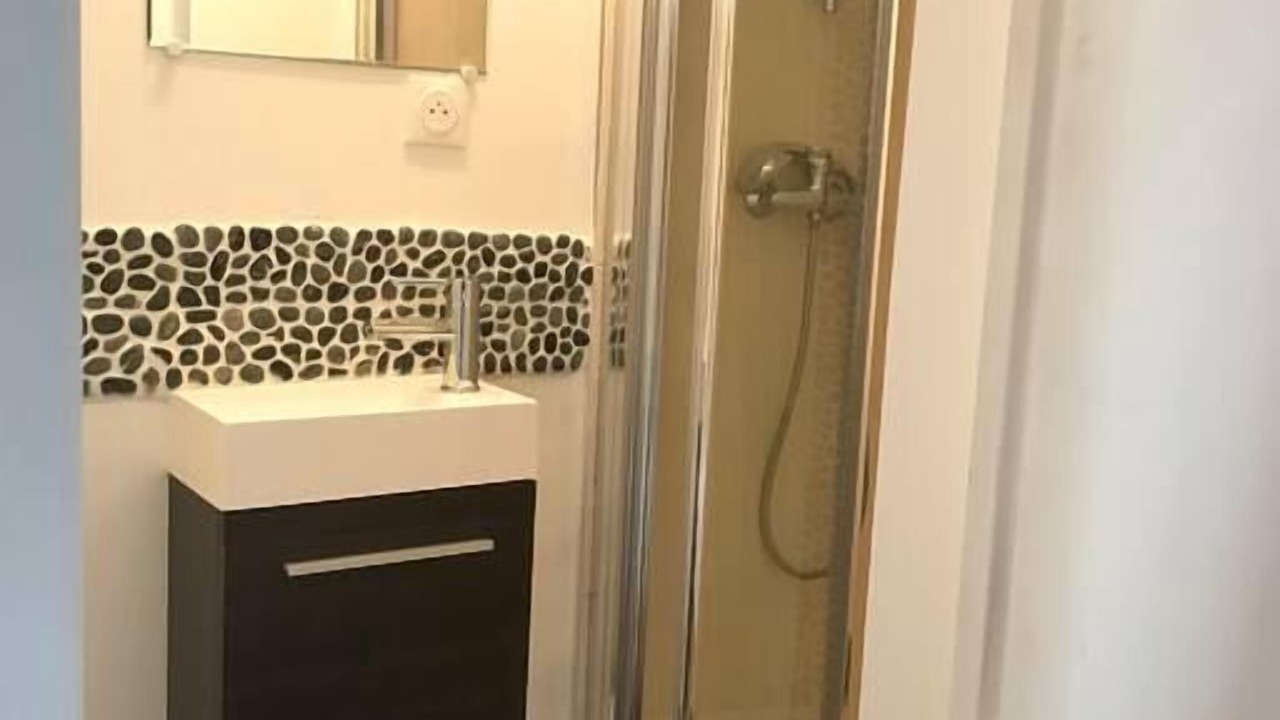 Photo of Bathroom in Antony