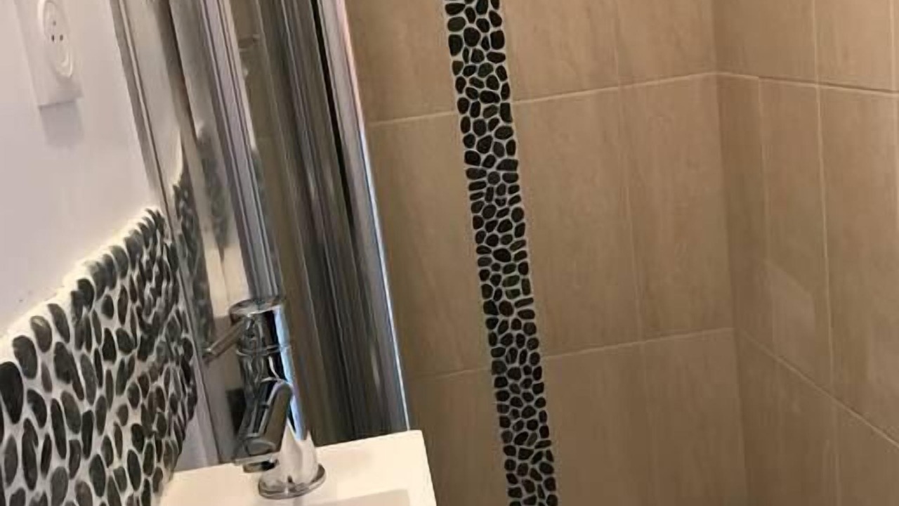 Photo of Bathroom in Antony