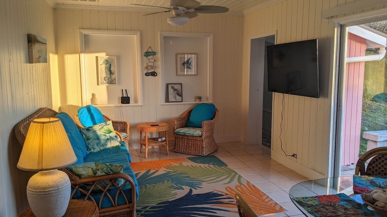 Photo of Bedroom in Green Turtle Cay
