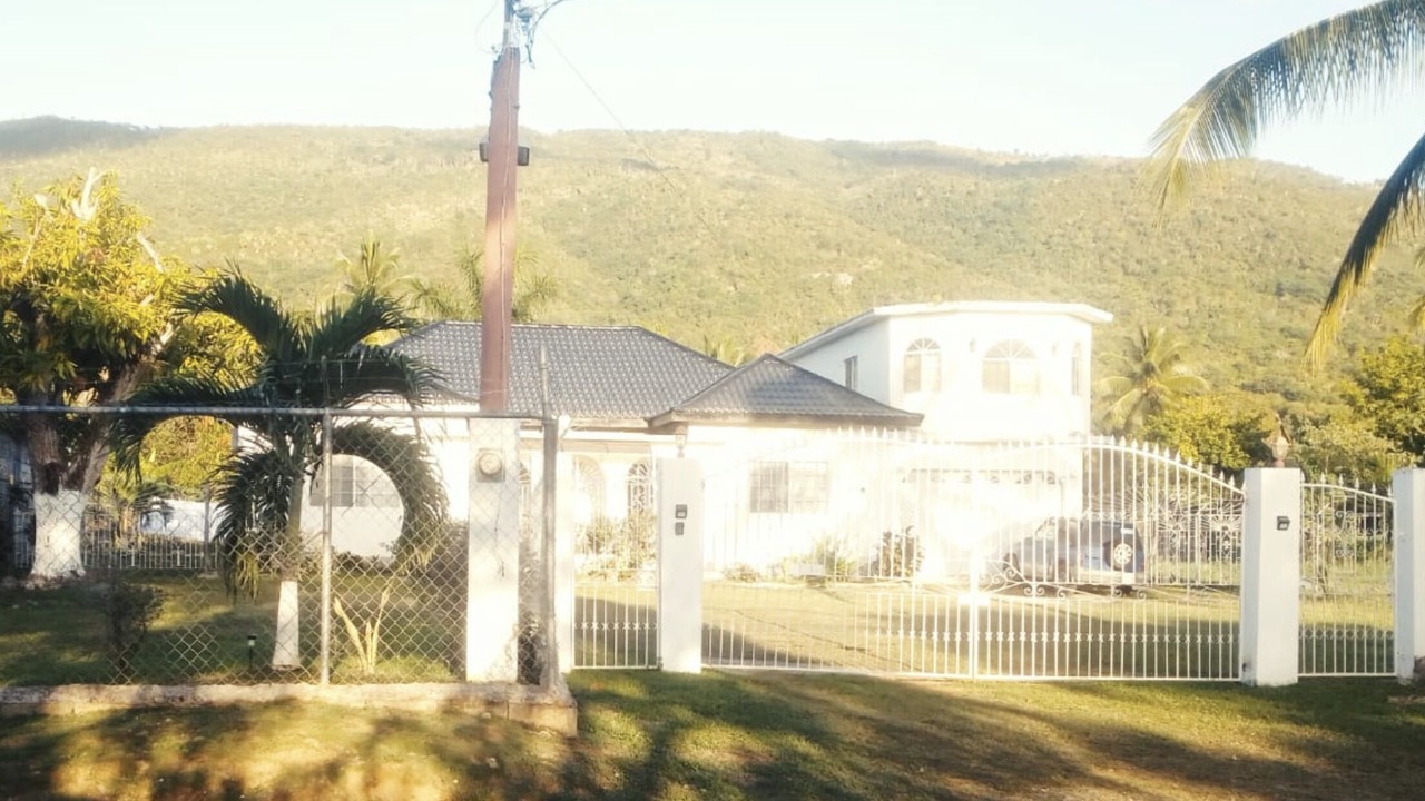 Photo of Outdoor in Burnt Savanna