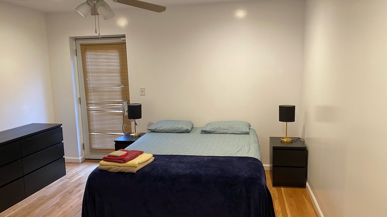 Photo of Bedroom in Throgs Neck