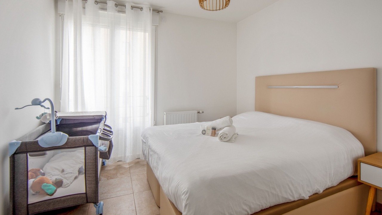 Photo of Bedroom in Clichy
