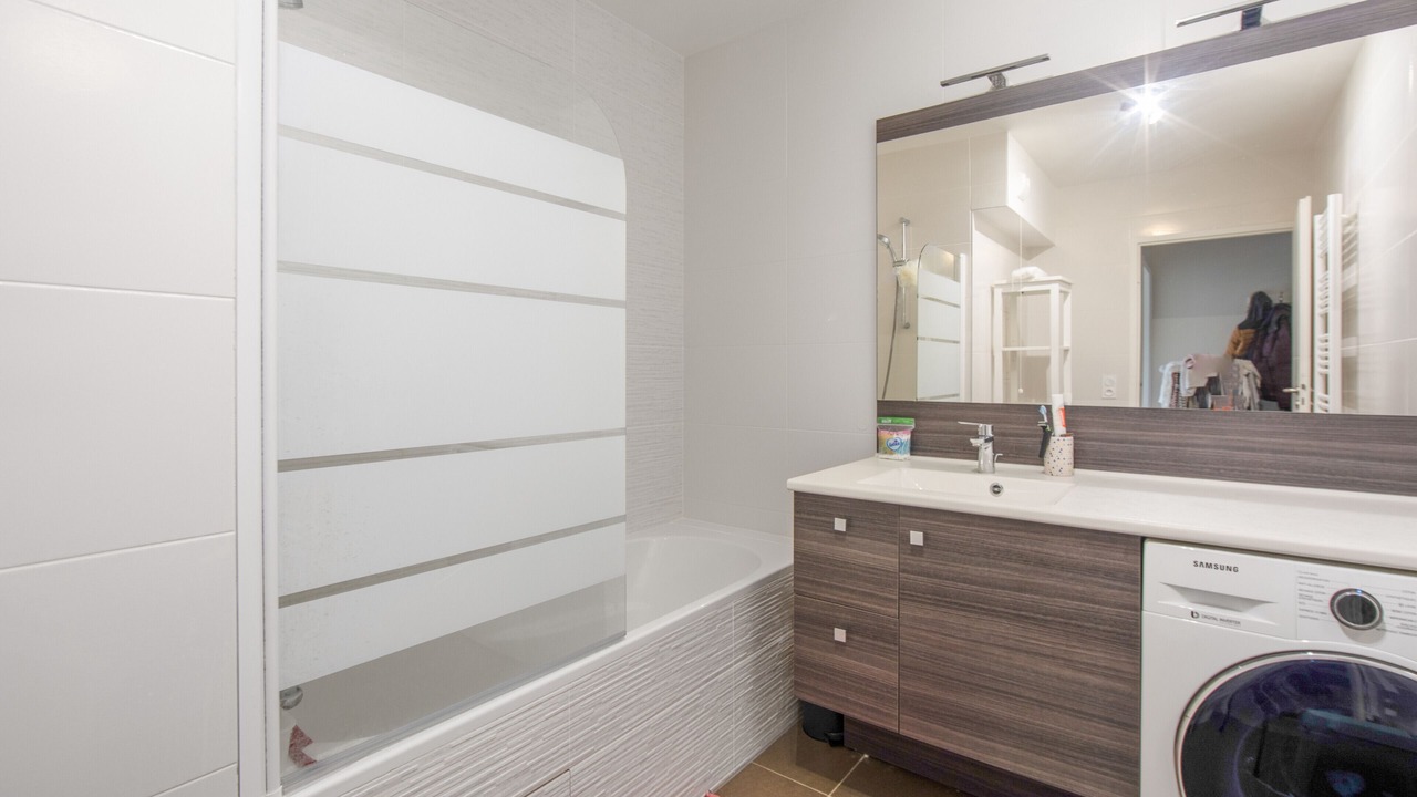 Photo of Bathroom in Clichy