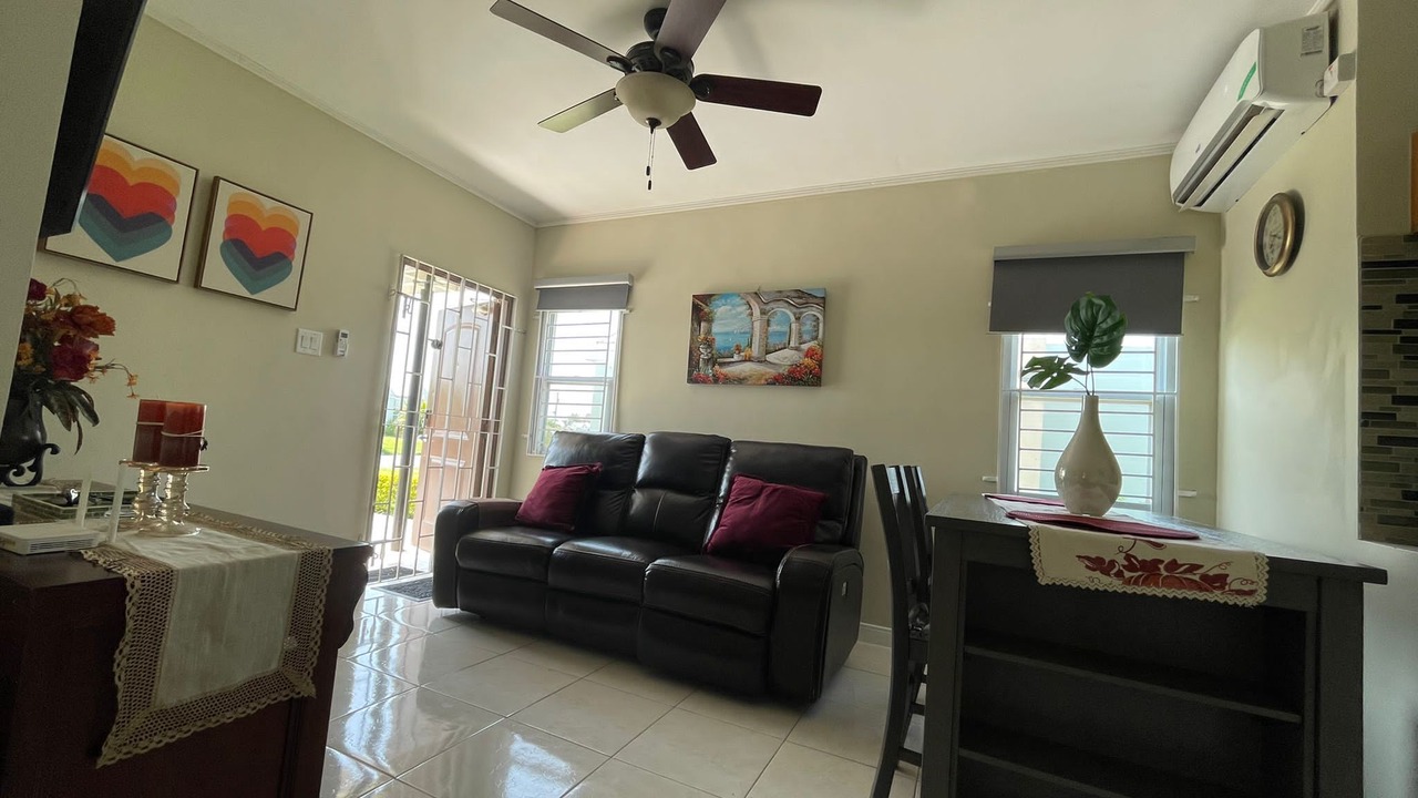 Photo of Livingroom in Spanish Town