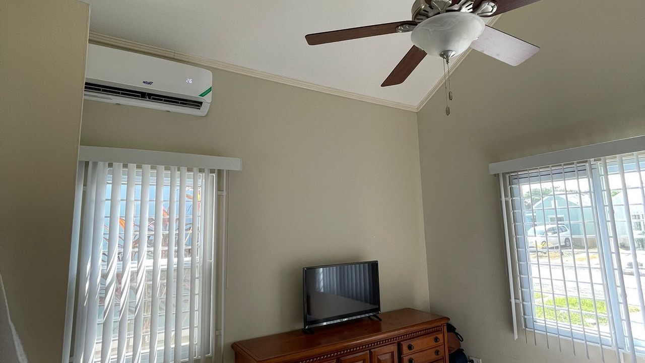 Photo of Bedroom in Spanish Town