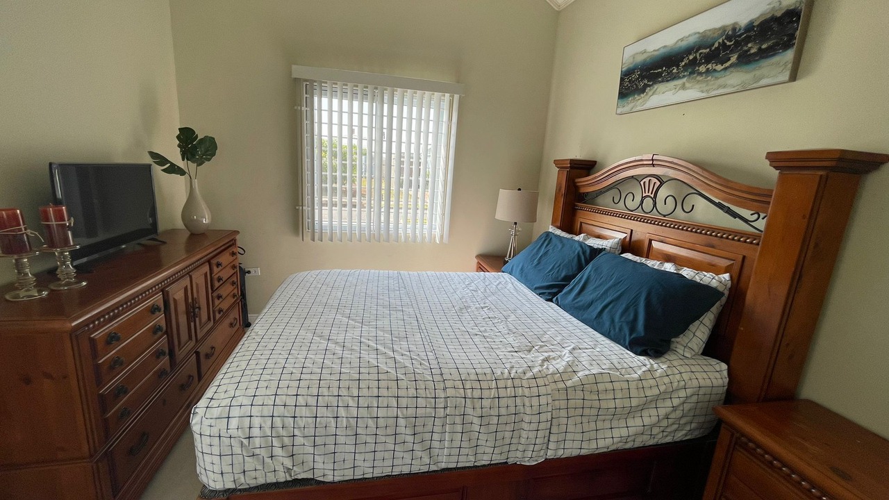 Photo of Bedroom in Spanish Town