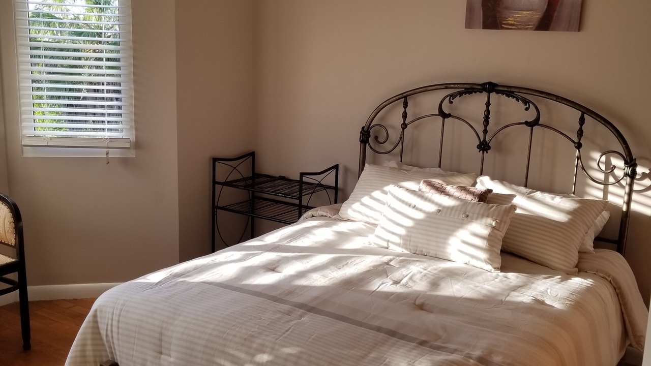 Photo of Bedroom in Bahamia West