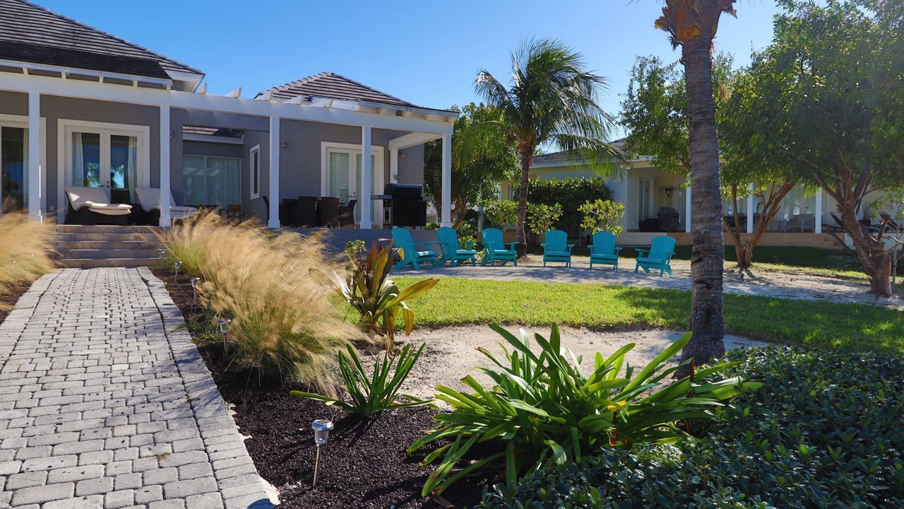 Photo of Outdoor in Alice Town
