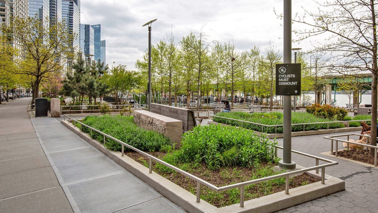 Photo of Outdoor in Lincoln Square
