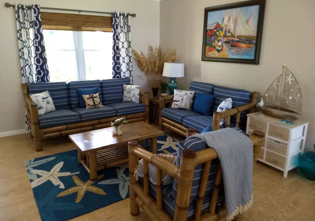 Photo of Livingroom in Spanish Wells