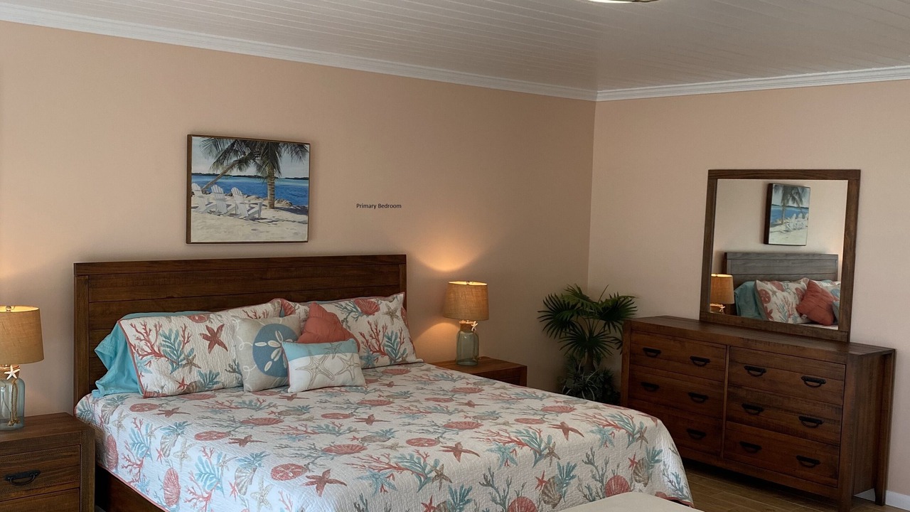 Photo of Bedroom in Spanish Wells