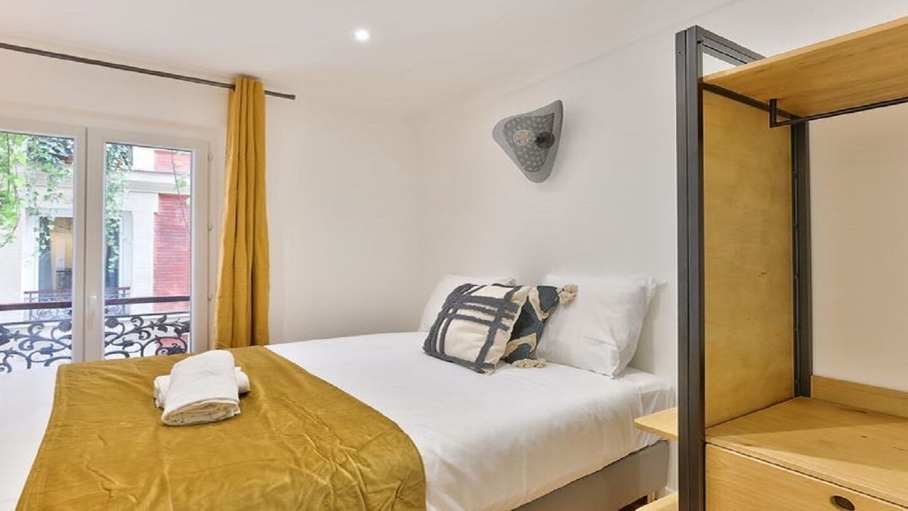 Photo of Bedroom in 10th Arrondissement