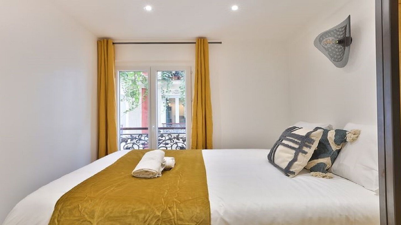Photo of Bedroom in 10th Arrondissement