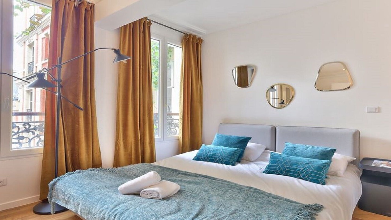 Photo of Bedroom in 10th Arrondissement