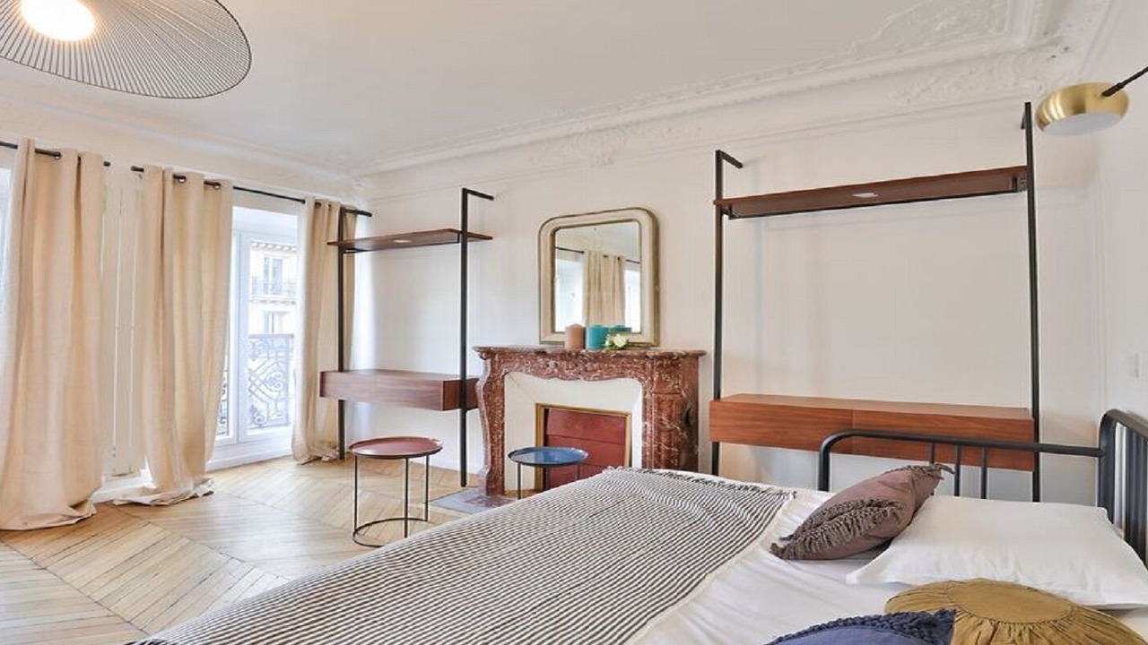 Photo of Bedroom in 10th Arrondissement