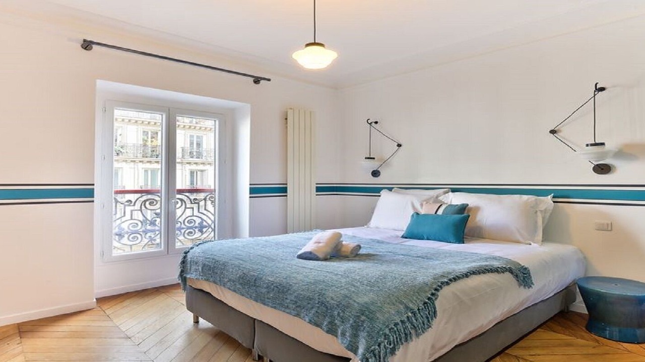 Photo of Bedroom in 10th Arrondissement