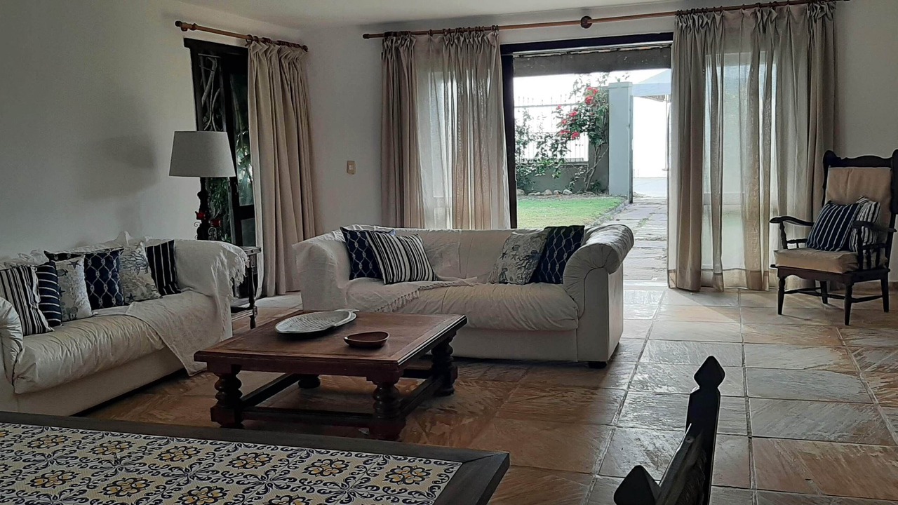 Photo of Livingroom in Pero