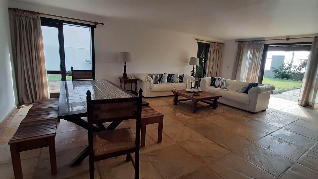 Photo of Livingroom in Pero