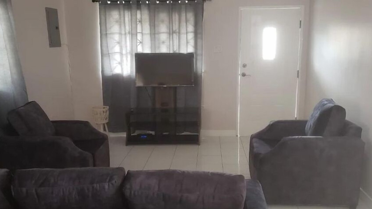 Photo of Livingroom in Caribbean Estates