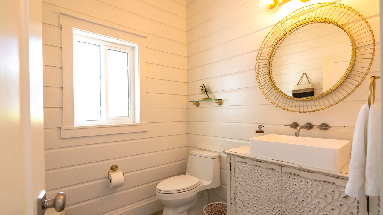 Photo of Bathroom in Tar Bay