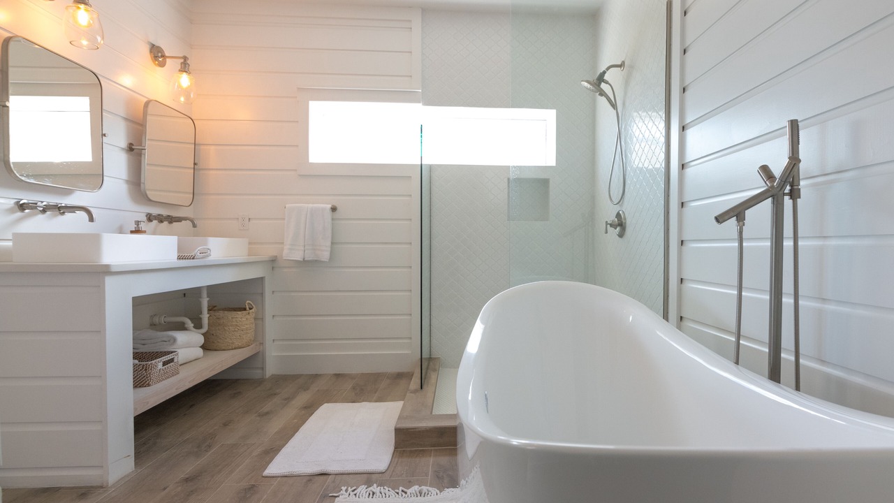 Photo of Bathroom in Tar Bay