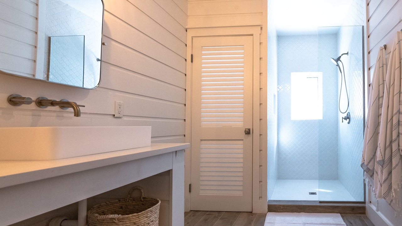 Photo of Bathroom in Tar Bay