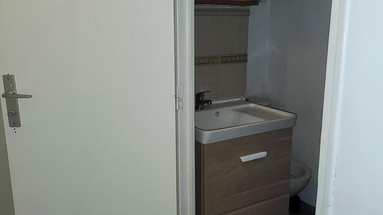Photo of Bathroom in Villeneuve-Saint-Georges