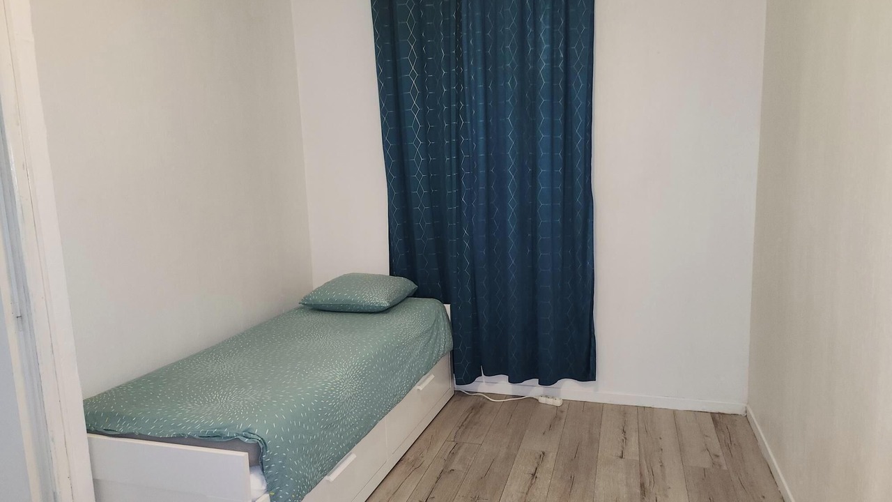 Photo of Bedroom in Villeneuve-Saint-Georges