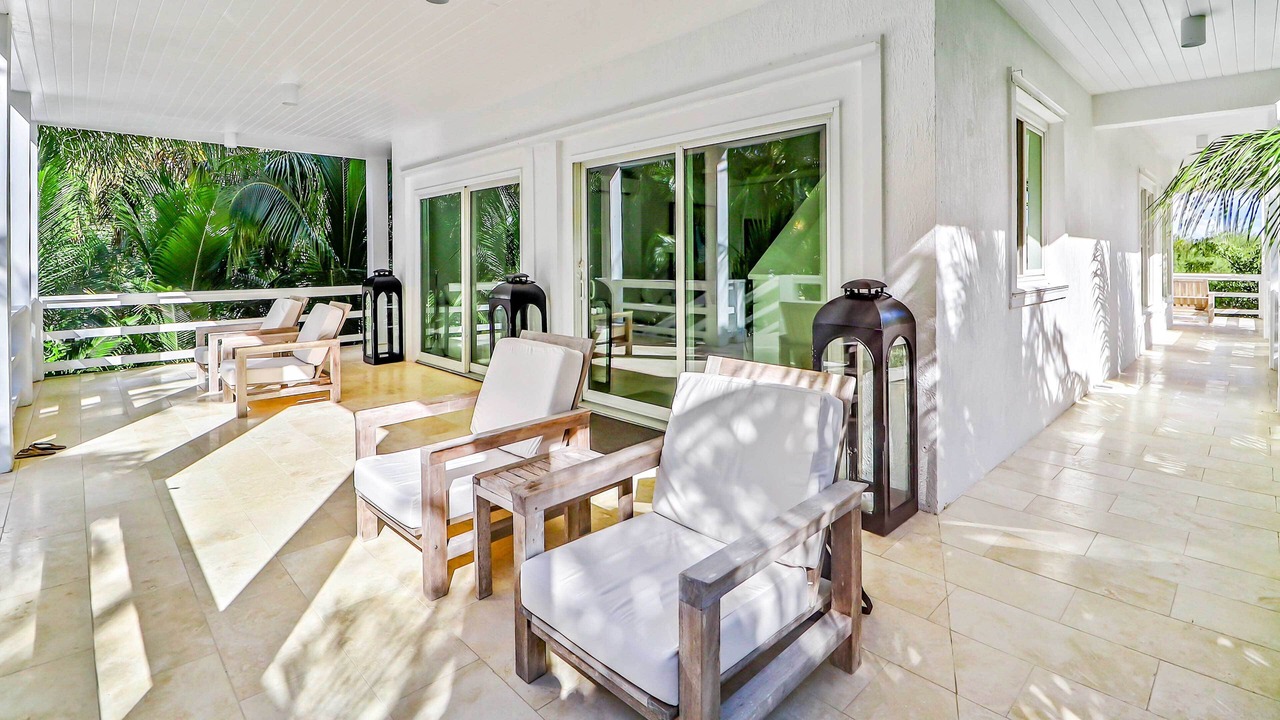 Photo of Patio Balcony in Gregory Town