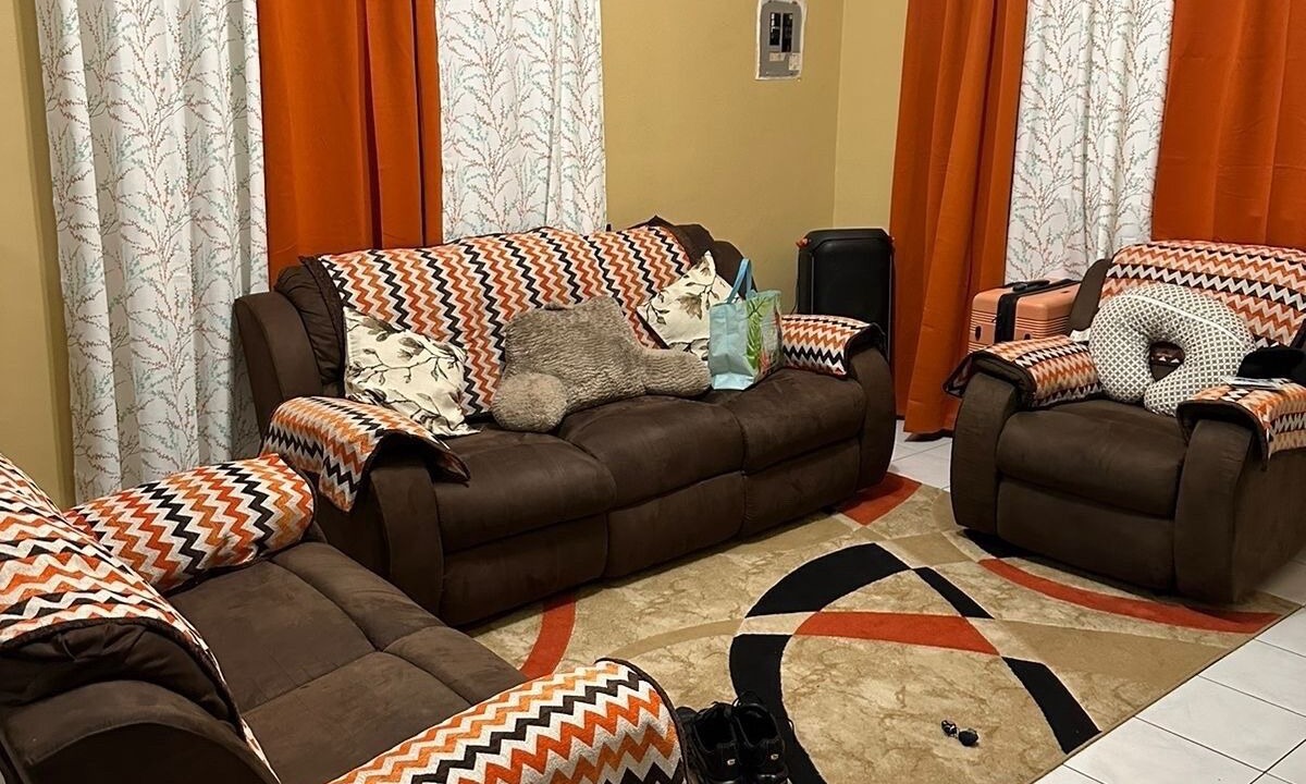 Photo of Livingroom in Caribbean Estates