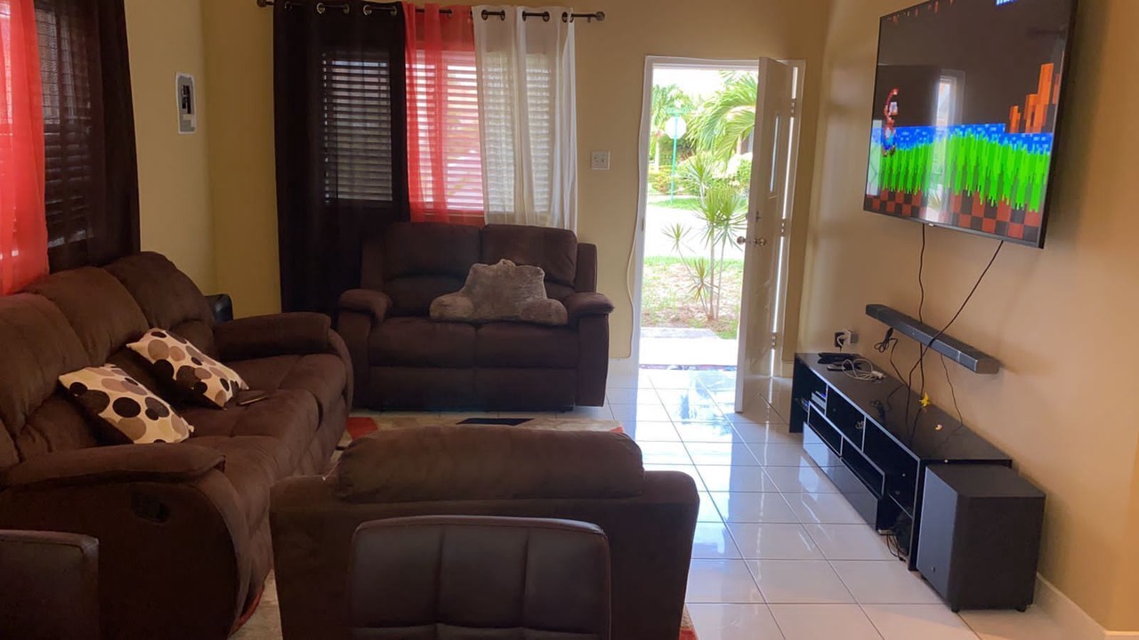 Photo of Livingroom in Caribbean Estates