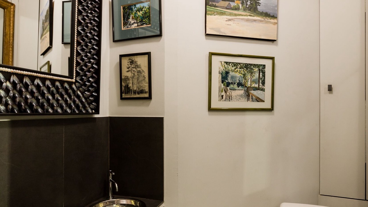 Photo of Bathroom in Odeon