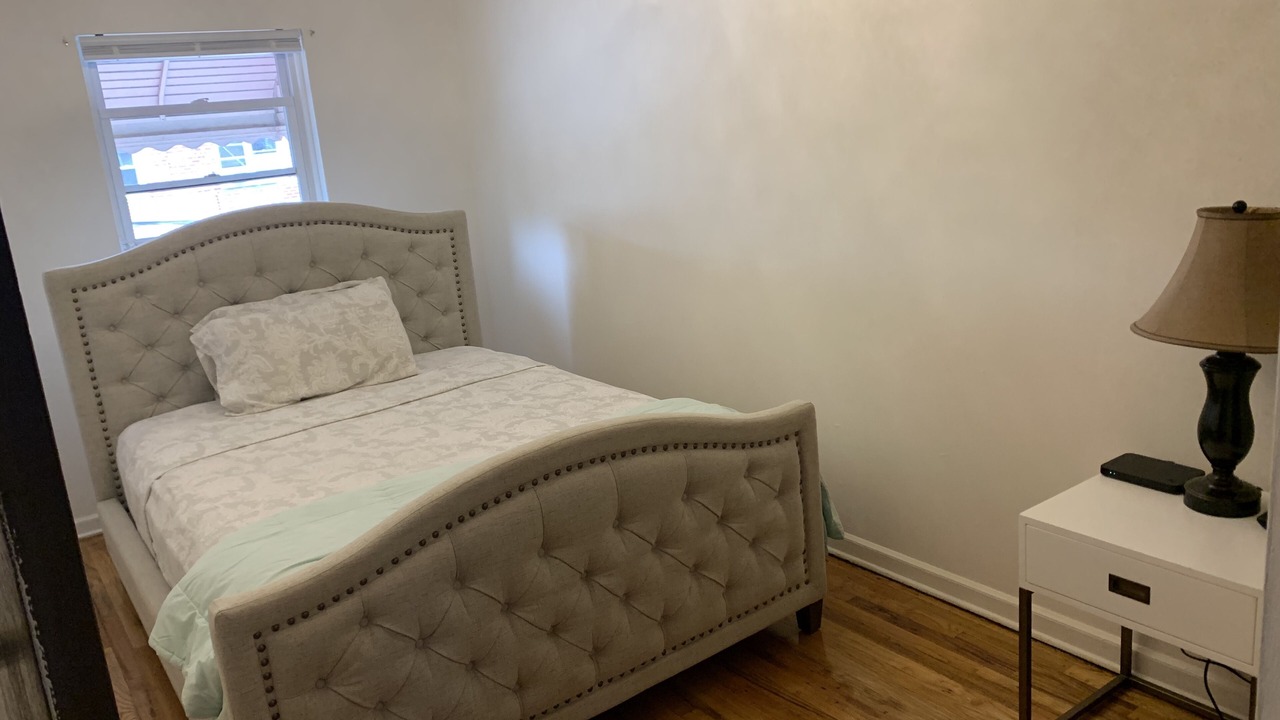 Photo of Bedroom in Mill Basin