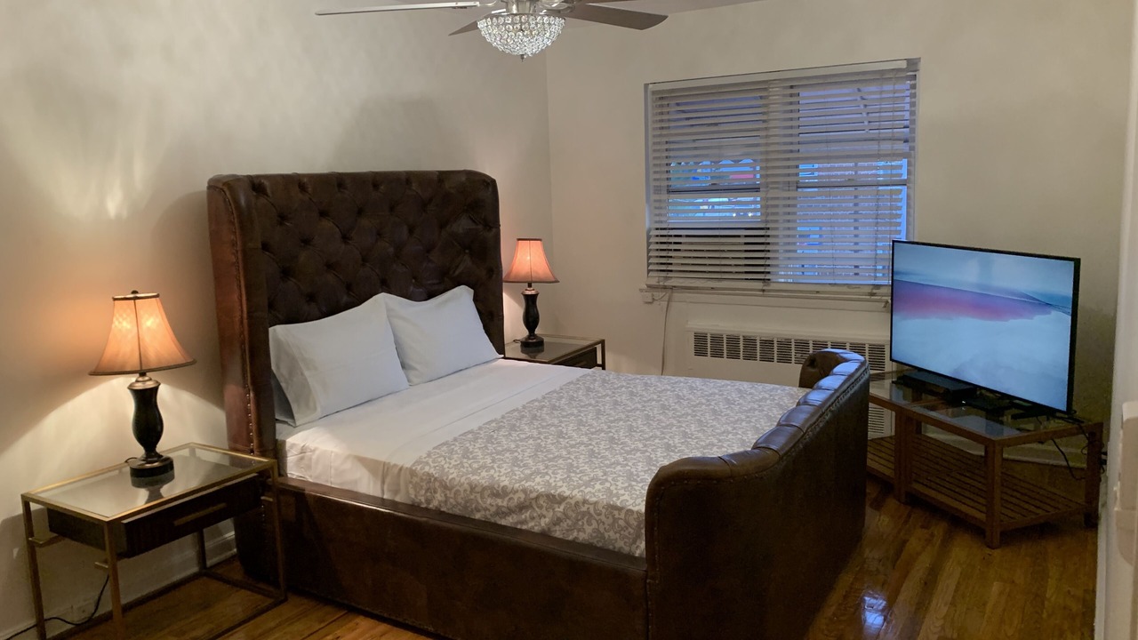 Photo of Bedroom in Mill Basin