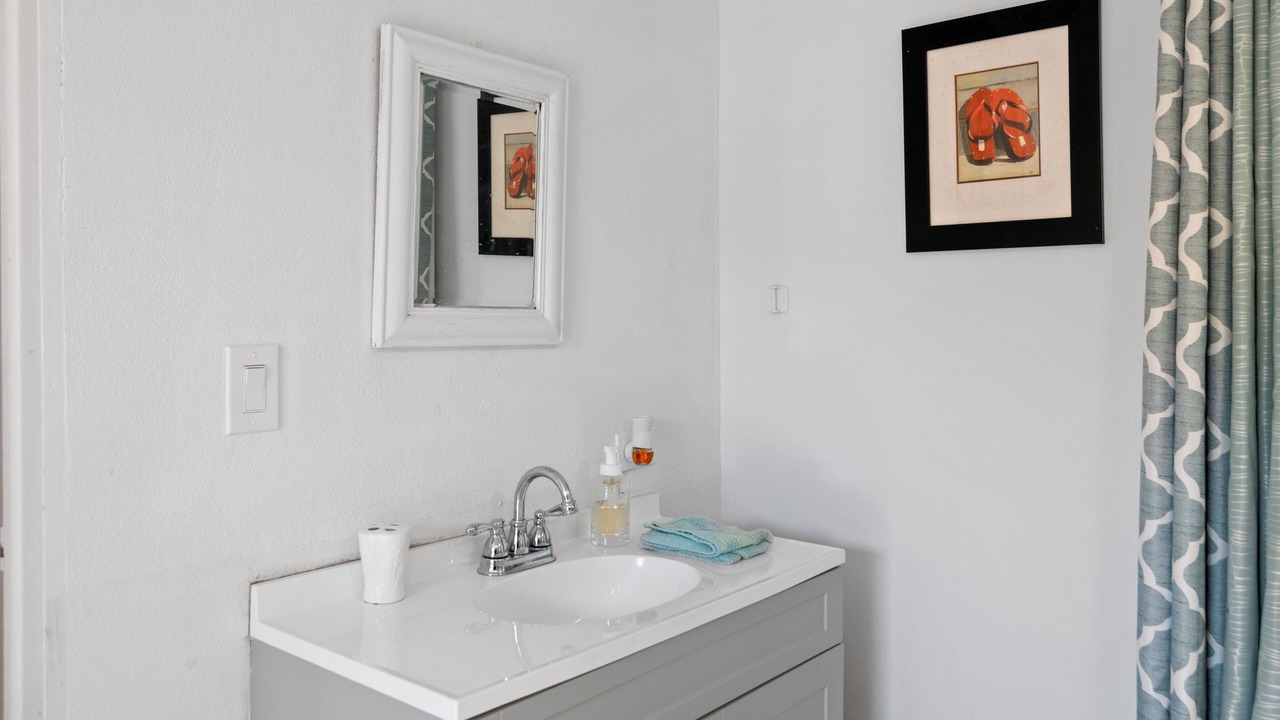Photo of Bathroom in Tar Bay