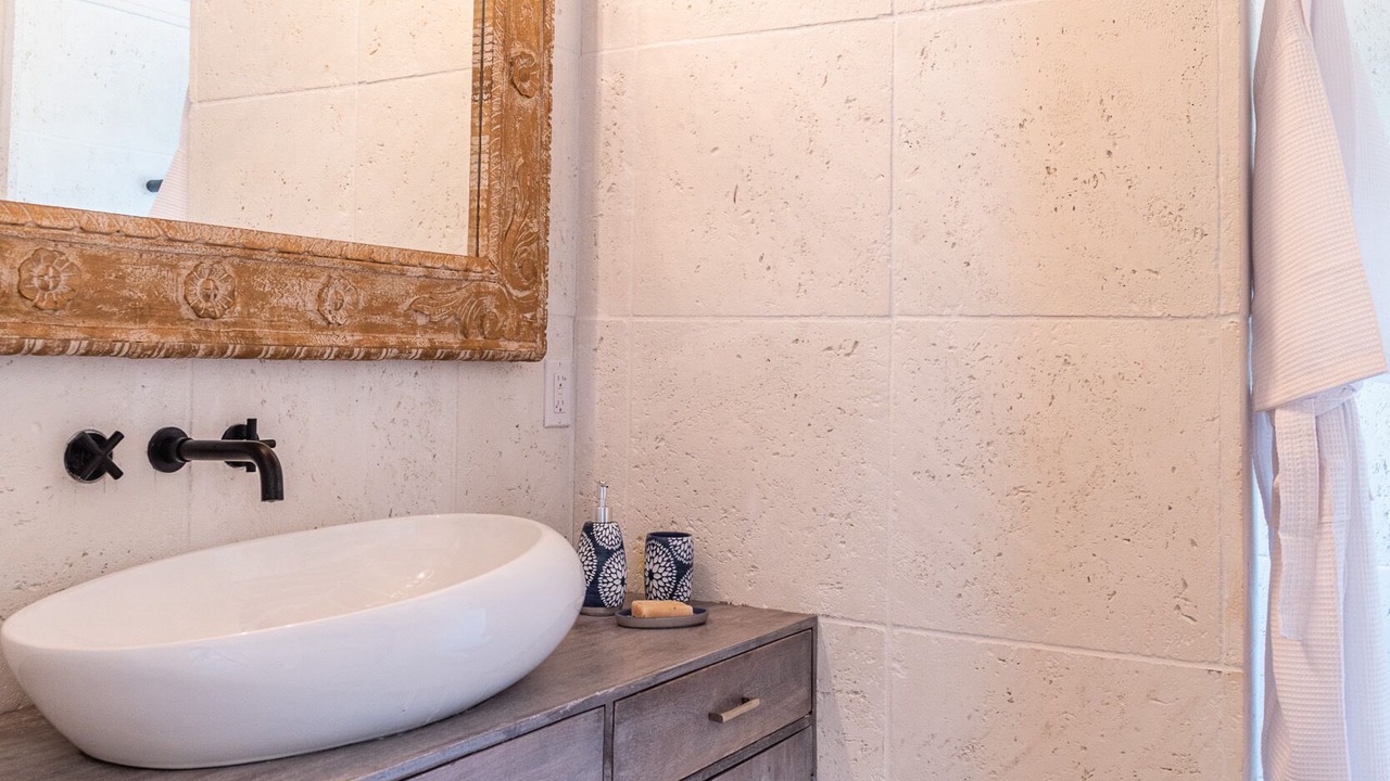 Photo of Bathroom in Tar Bay