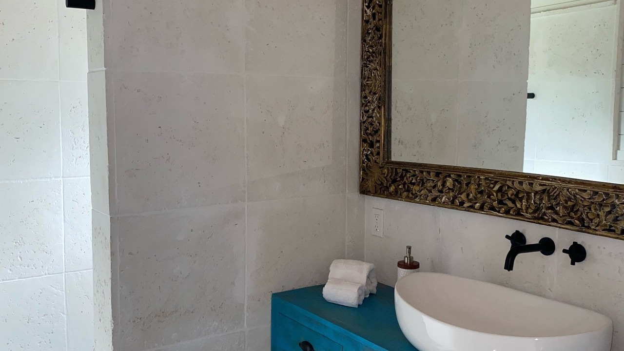 Photo of Bathroom in Tar Bay