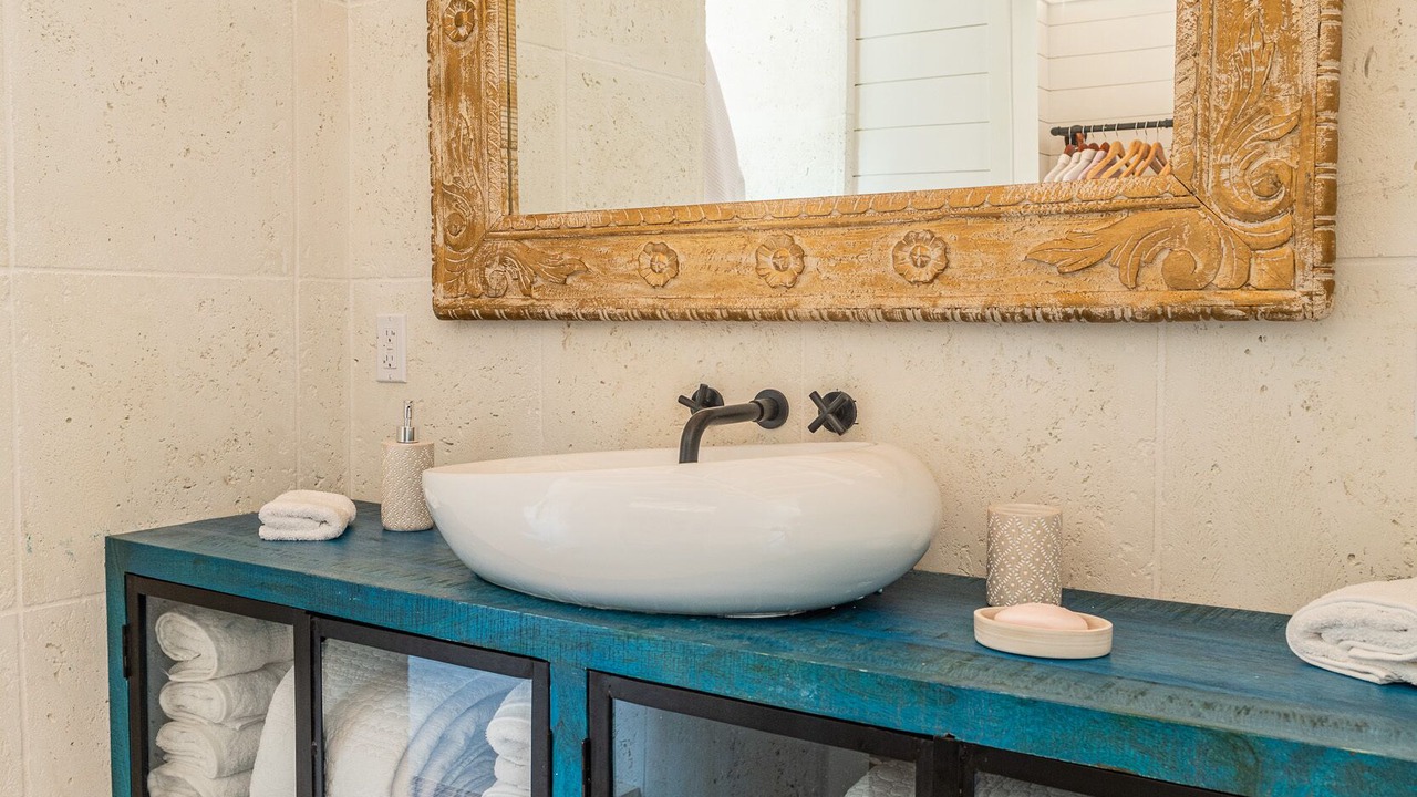 Photo of Bathroom in Tar Bay